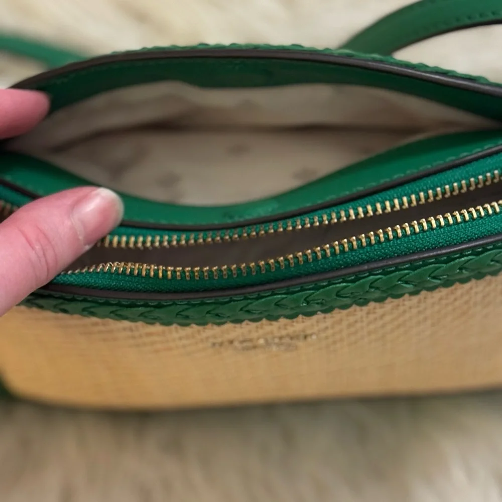 🆕NWT🆕 Kate Spade Straw Dome Crossbody with Green Bean Saffiano Leather Trim!💚 - Picture 4 of 7